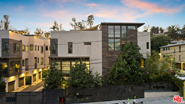 Building Photo - 2111 N Cahuenga Blvd