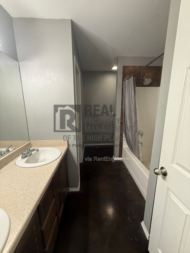 Building Photo - 4505 Pine St