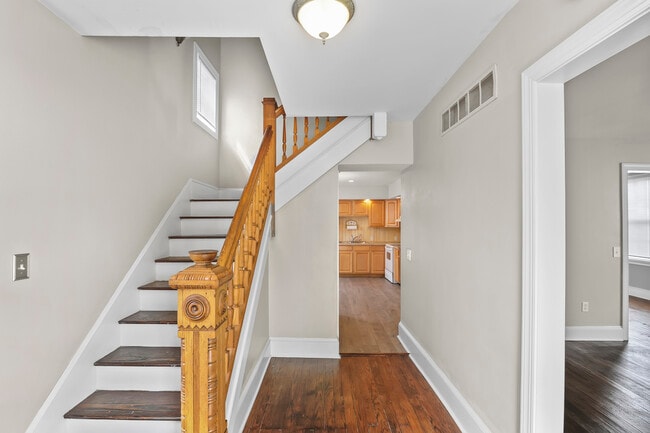 Building Photo - 107 W High St