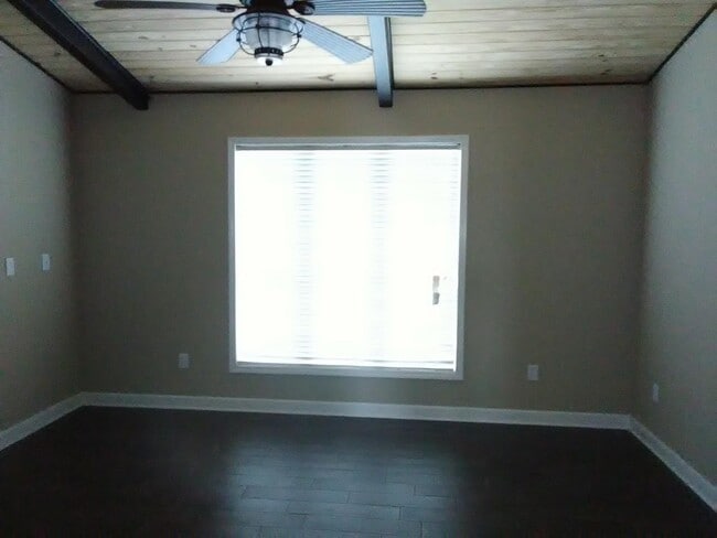 Building Photo - 311 Raleigh Ave