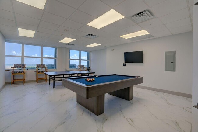 Building Photo - 5200 N Ocean Dr
