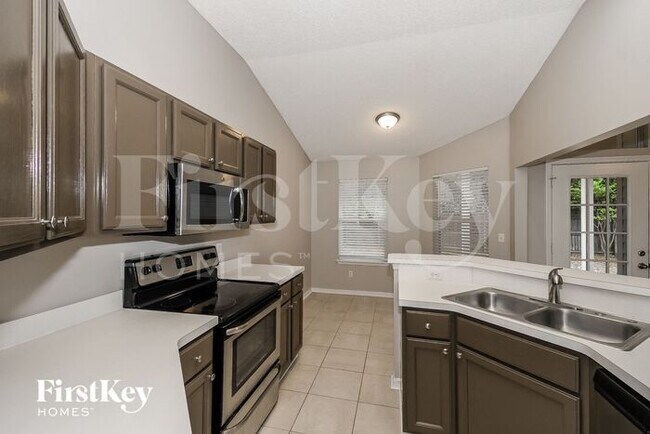 Building Photo - 3421 Provincial Cir S