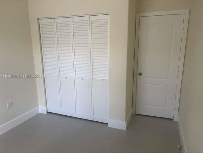 Building Photo - 1663 SE 27th Dr