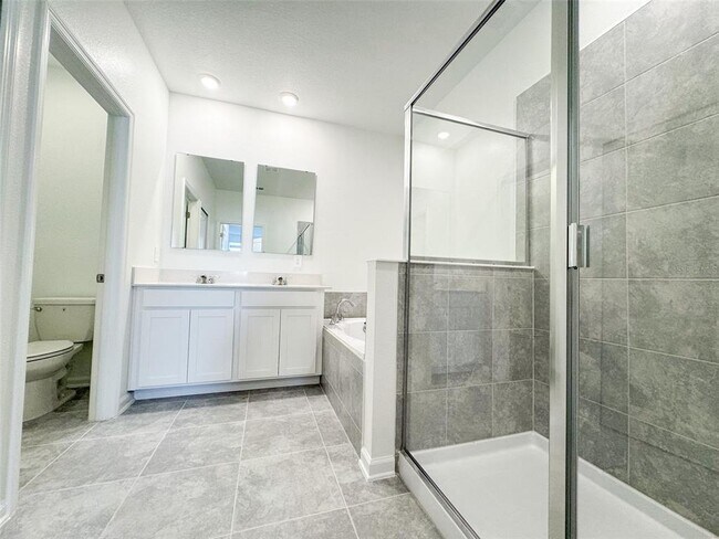 Building Photo - 417 Bogey Dr