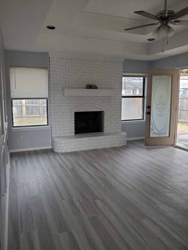 Building Photo - 1005 Packard Dr