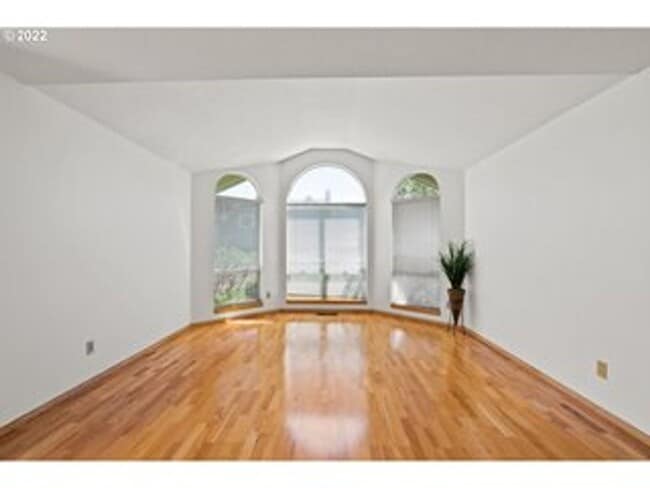 Building Photo - Single Level in Desirable Tigard Neighborhood
