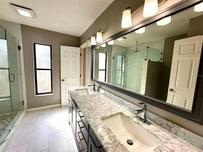 Building Photo - 1020 Black Willow Dr