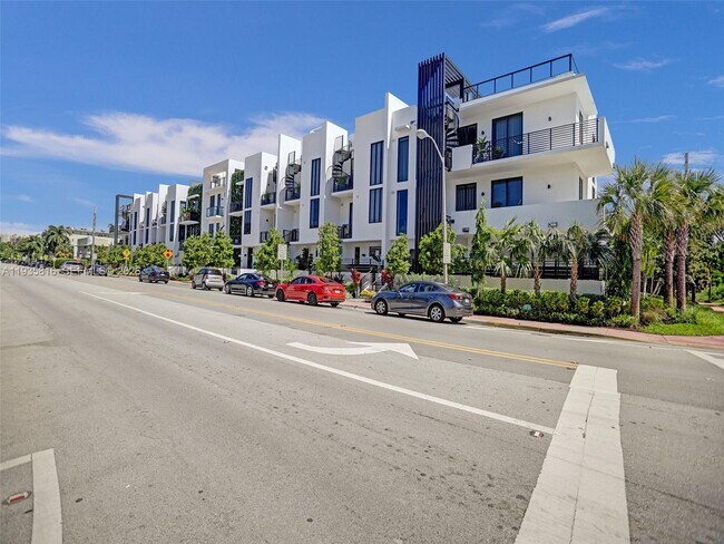 Building Photo - 1030 15th St