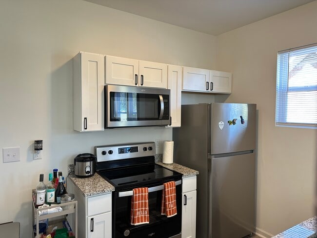 Building Photo - 152 Gregg St