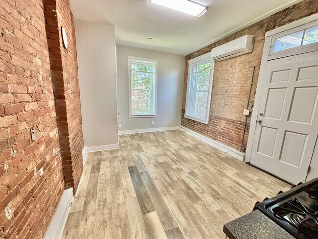 Building Photo - 524 N 26th St