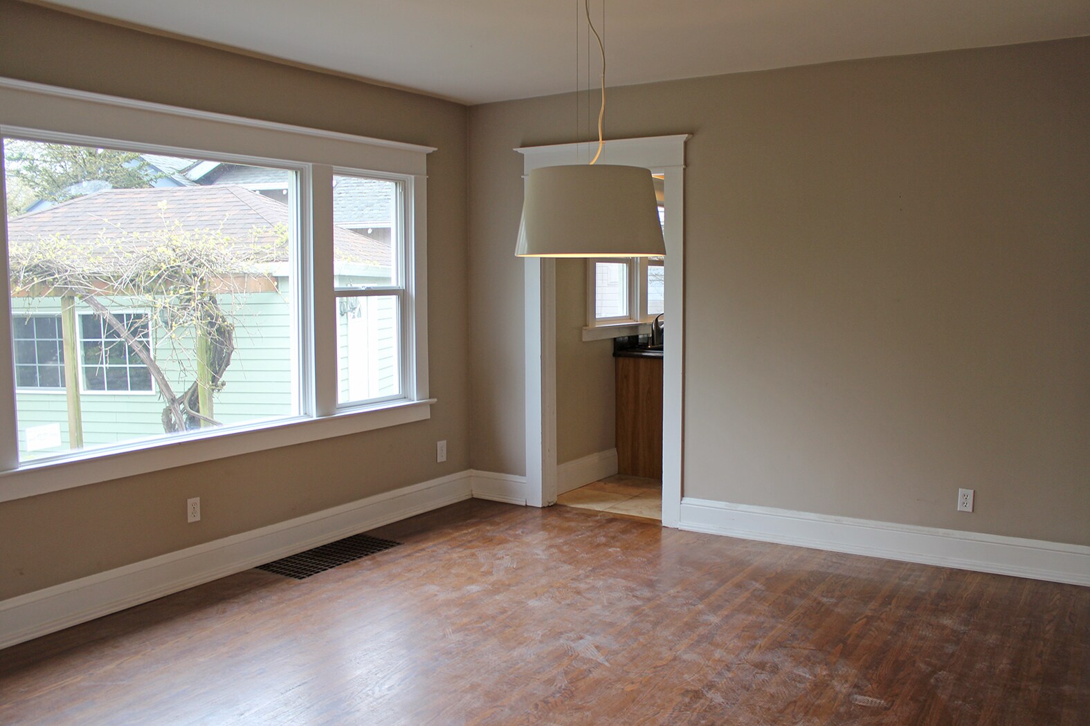 Building Photo - 1411 NE 37th Ave