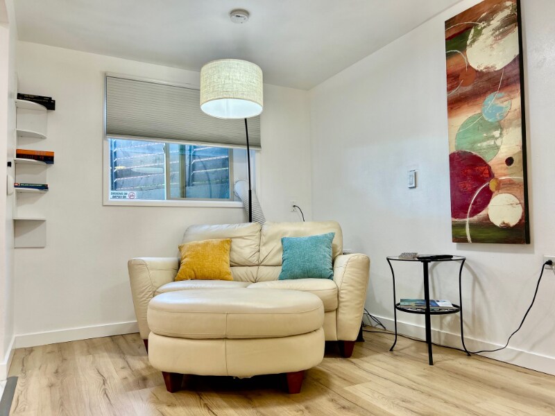 Building Photo - 3720 W Grandview Ave