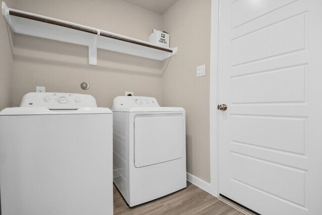 Building Photo - 2734 San Bernard Dr