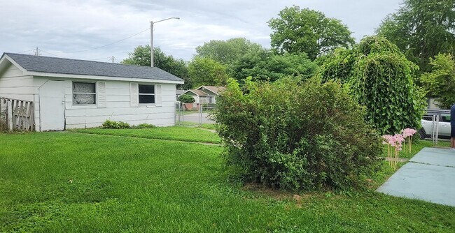 Building Photo - 939 Clay St