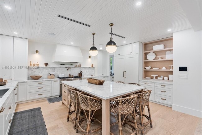 Building Photo - 9301 SW 93rd Ave