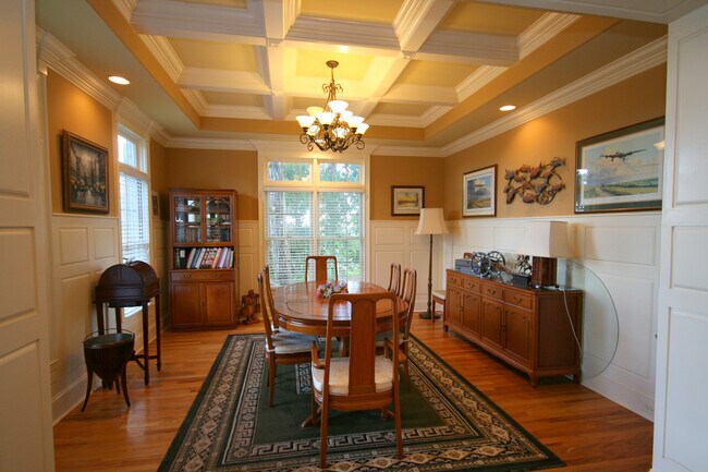 Building Photo - 27 Carriage Hill
