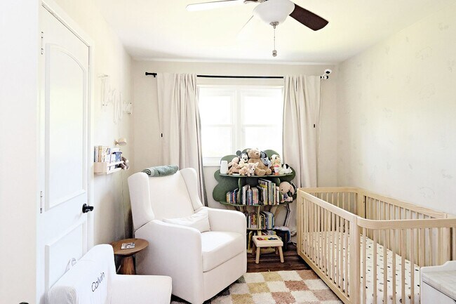 Building Photo - Pet-Friendly Fry's Spring Home With Fenced Yard