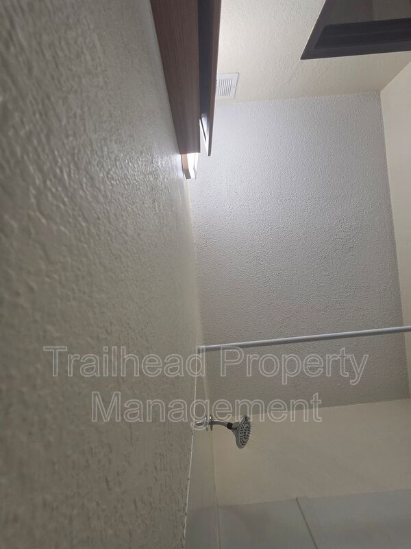 Building Photo - 1302 T C Rd