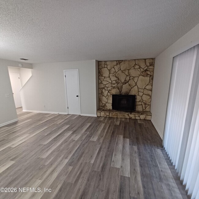 Building Photo - 1201 Douglas St