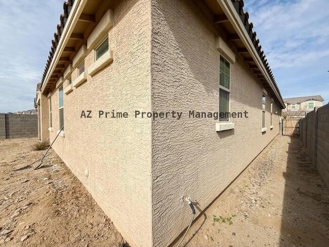 Building Photo - 19757 W Pinchot Dr