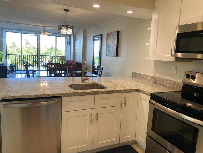 Building Photo - 13 Royal Palm Way