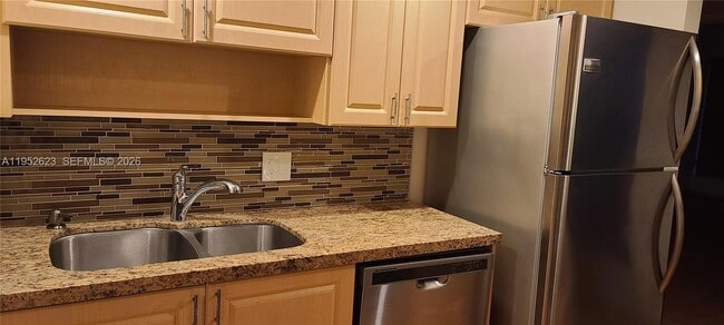 Building Photo - 10641 SW 108th Ave