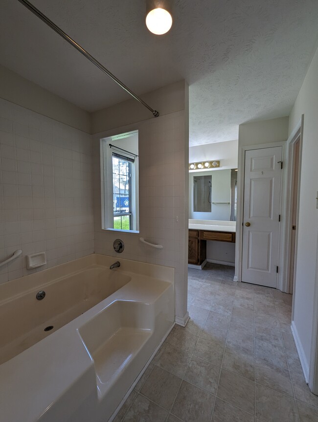 Building Photo - 1401 Francis Station Dr