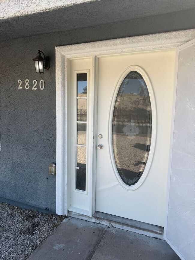 Building Photo - 2820 S Sandhill Rd
