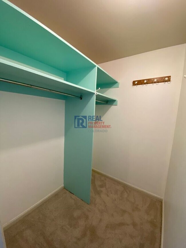 Building Photo - 5932 S Dayton Ct