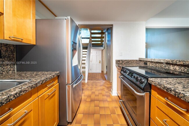 Building Photo - 19212 NE 25th Ave