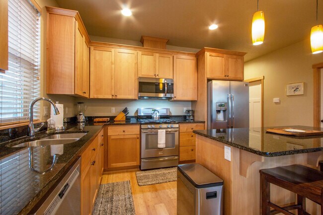 Building Photo - 1021 Redtail Loop