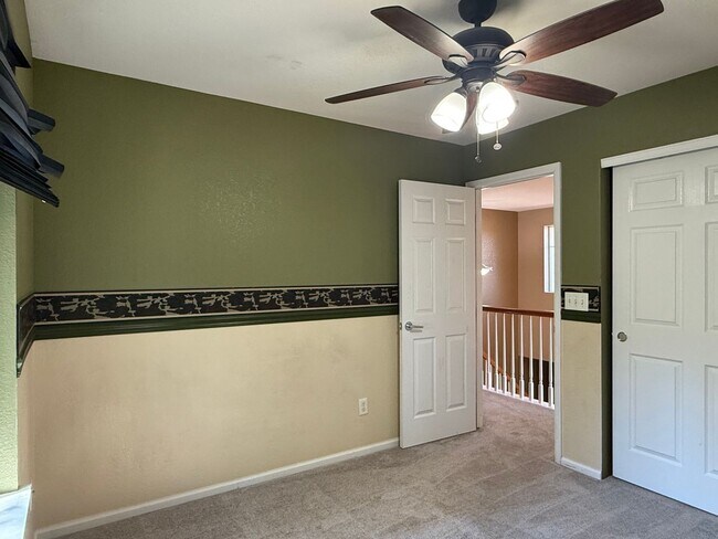 Building Photo - Gorgeous Reunion Home Features 4 Beds/2.5 ...