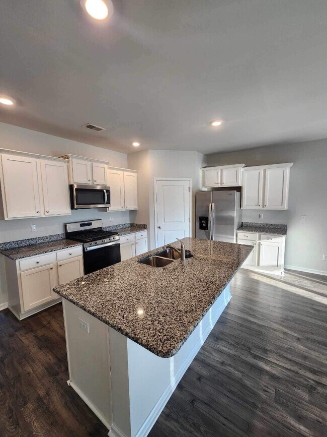 Building Photo - 10035 Hamilton Br Lp