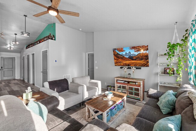 Building Photo - 3283 N Knob Creek Ct