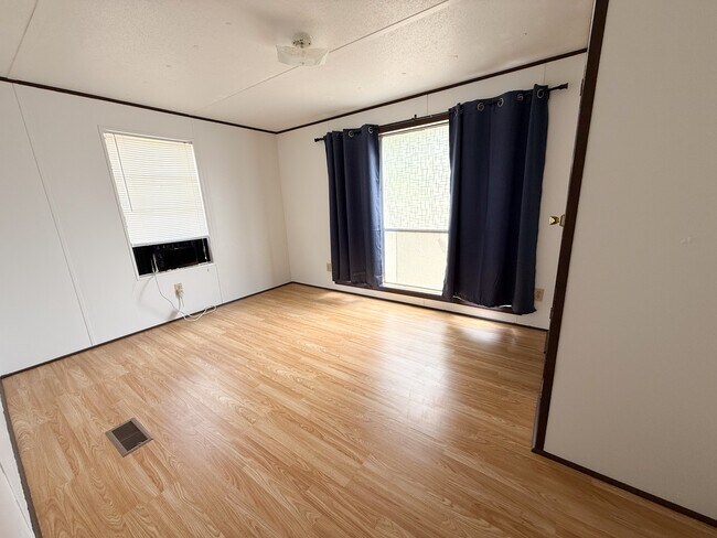 Building Photo - 167 Deer Run