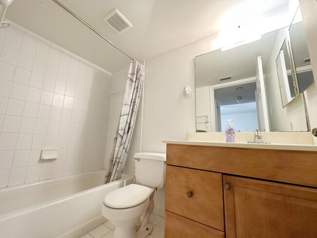 Building Photo - 3000 Norwood Pl