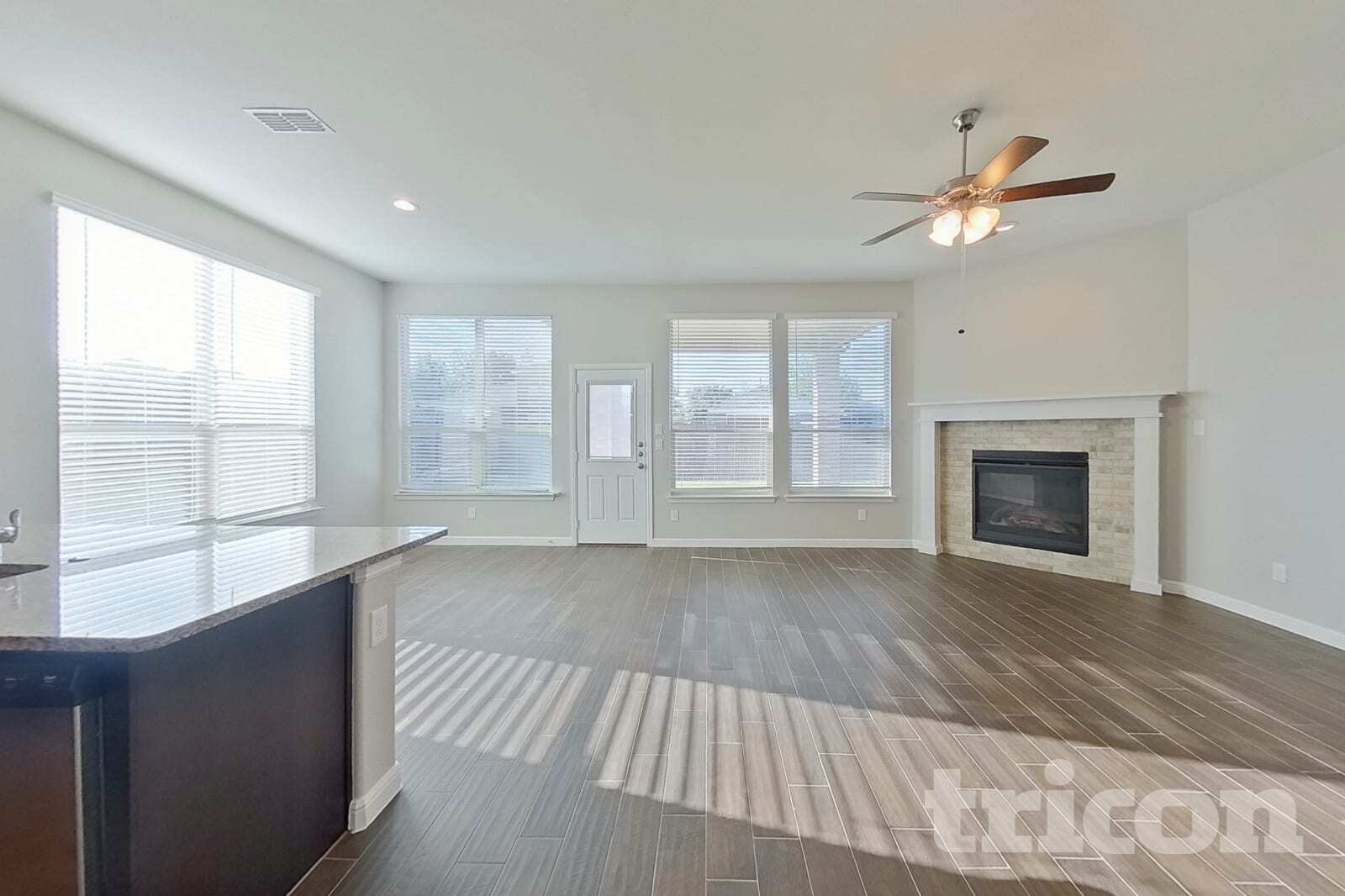 Building Photo - 612 Golden Bell Dr