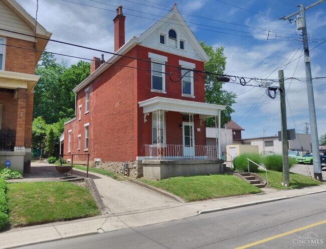 Building Photo - 15 Bertus St