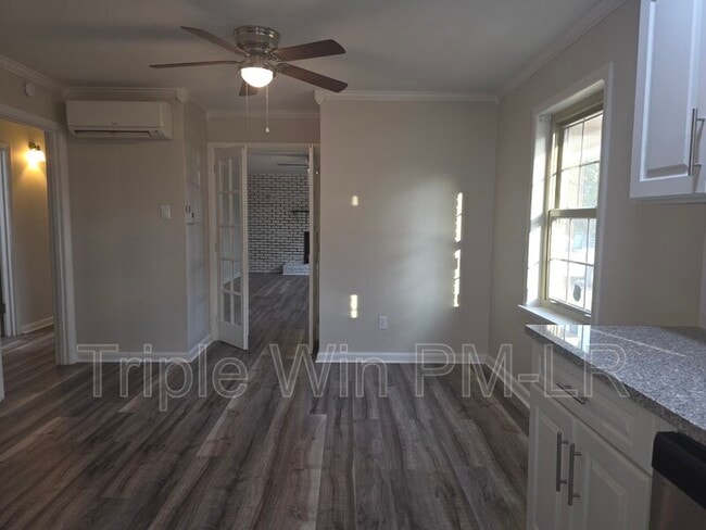 Building Photo - 608 W Martin St