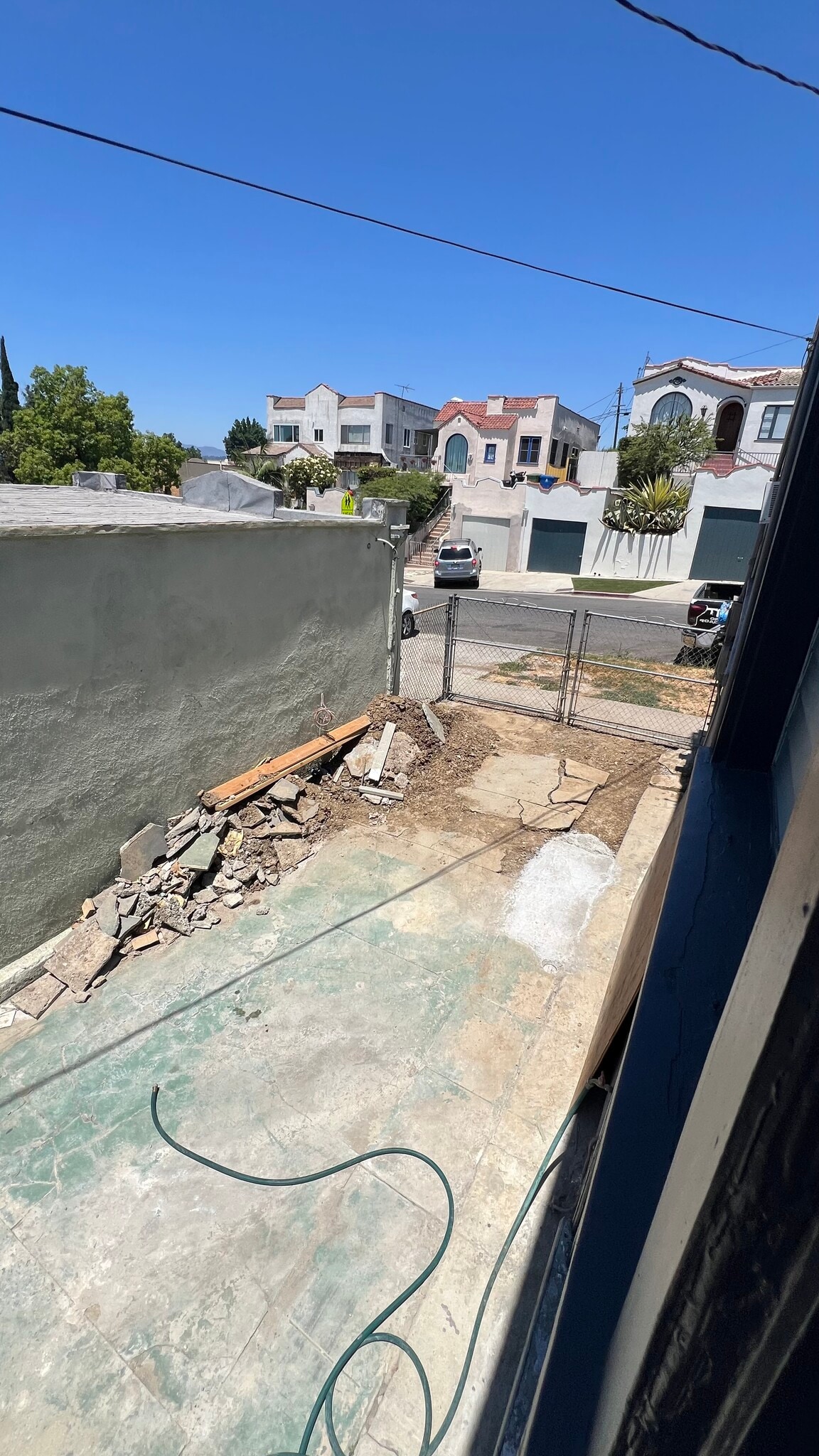 Building Photo - 1071 Dundas St