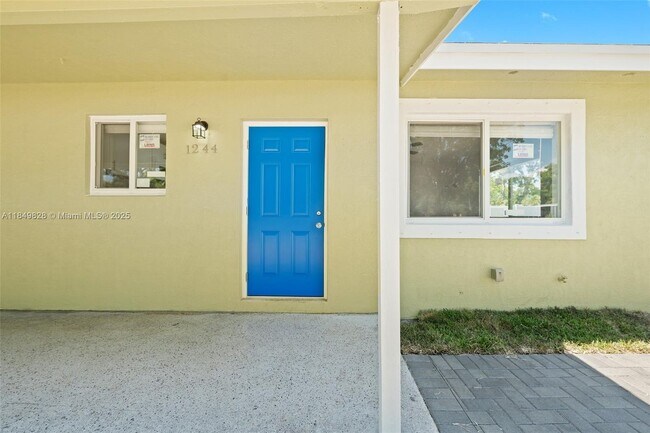 Building Photo - 1244 NW 2nd Ave