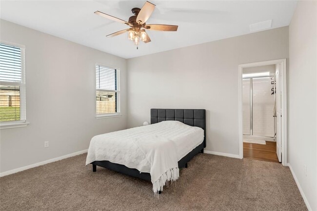 Building Photo - 2001 Fairhaven Gtwy