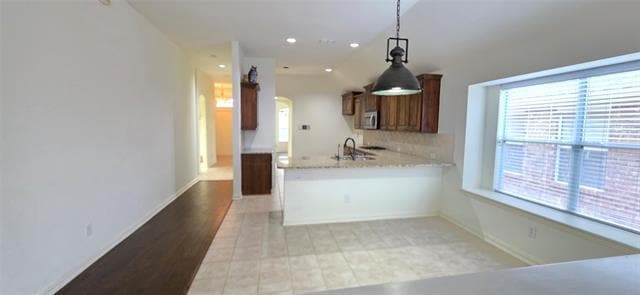 Building Photo - 2697 Lake Ridge Dr