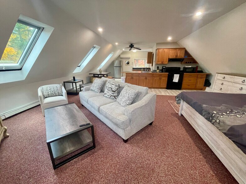 Building Photo - 176 North St