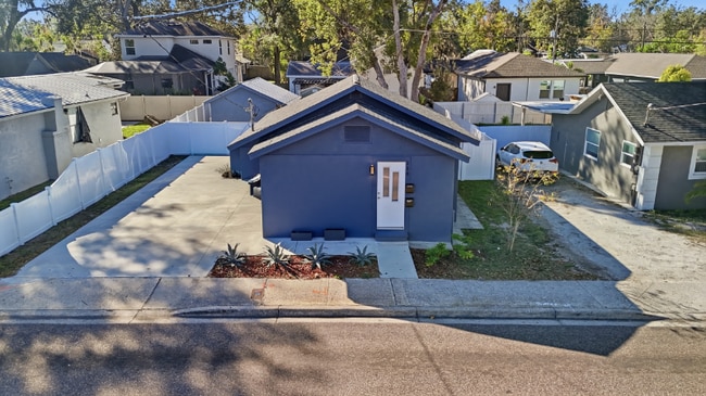 Building Photo - 118 W Sligh Ave