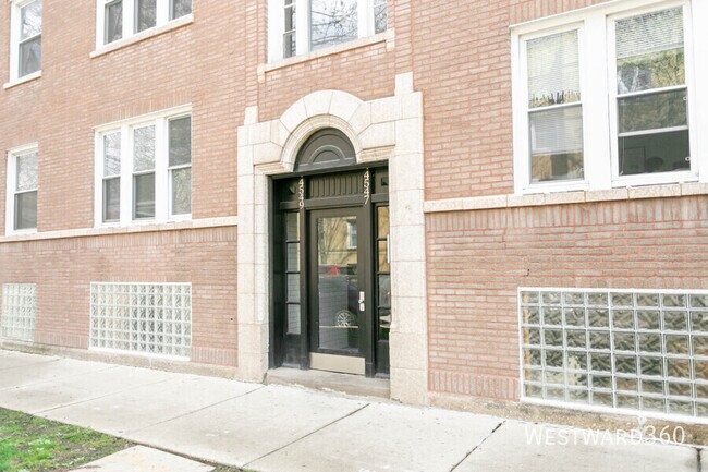 Building Photo - 4545 N Albany Ave