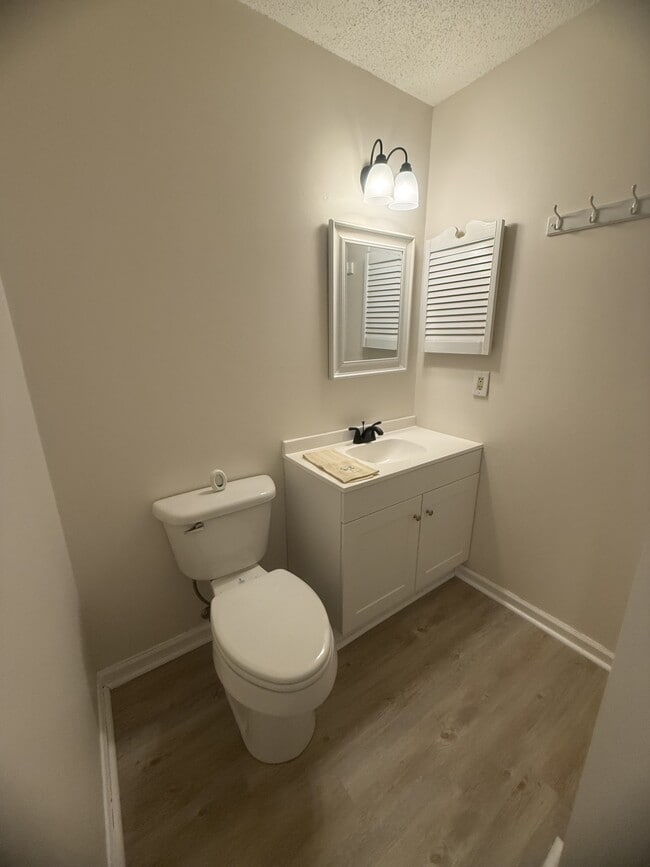 Building Photo - 6576 Pebble Beach Crescent
