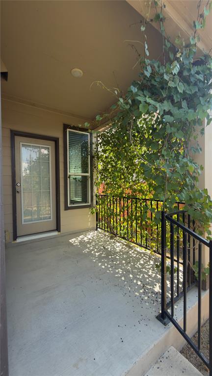 Building Photo - 14620 Goshawk Dr