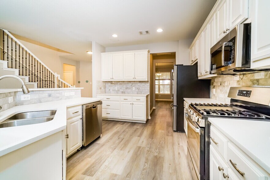 Building Photo - 909 Hot Spring Valley
