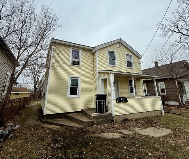 Building Photo - 723 Richards St